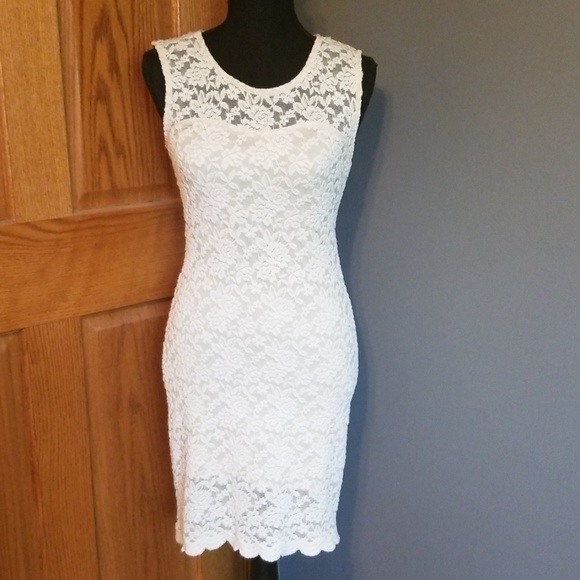 Audrey 3+1 Dresses & Skirts - Lace off-white dress